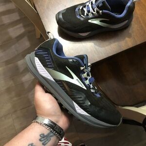 Women’s Brooks Cascadia 15 Gore-Tex Black Grey size 8